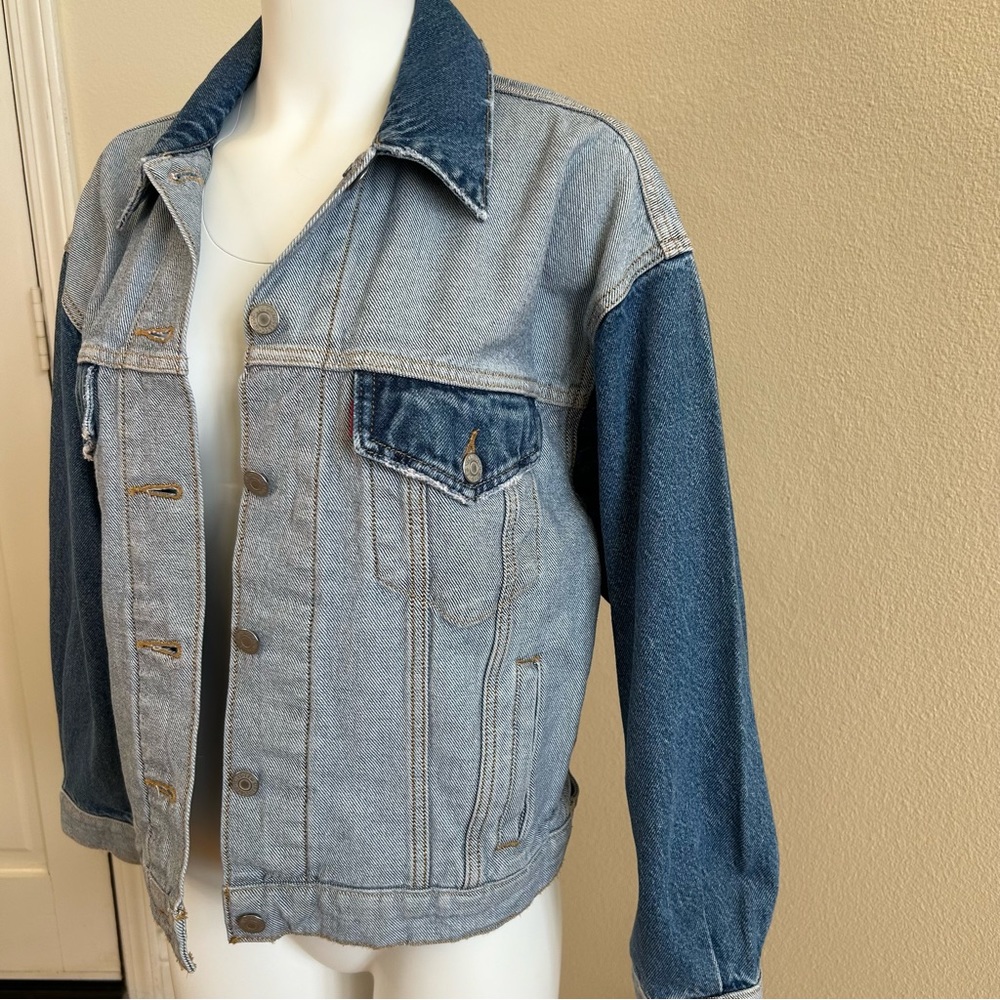 Levi’s Denim Jacket XS Two Tone Blue Jacket NWT 90s Trucker Style Cotton - Picture 8 of 9